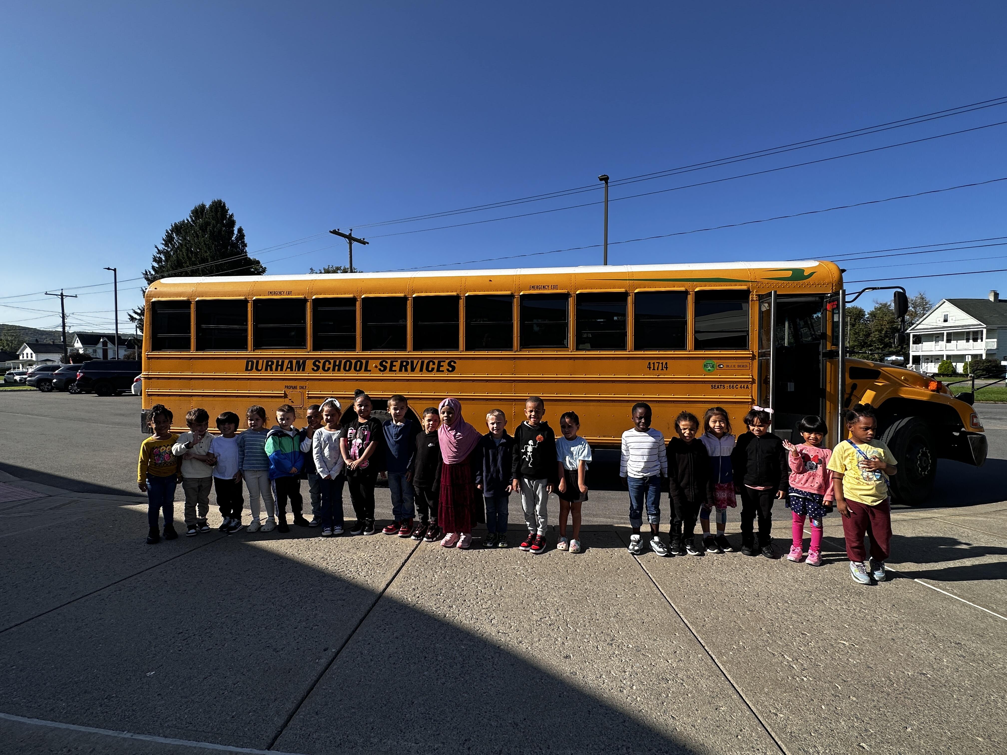 ¡Alumnos durante los simulacros de autobús en la escuela de Albany!